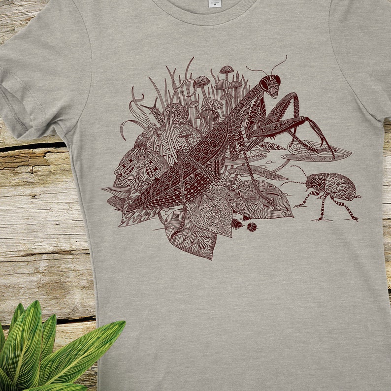 Cadeau Nature Chemise Animal Bug Tshirt femme T-shirt graphique femme Cadeau femme Insecte mante religieuse Cadeau Art Lover Heather Gray