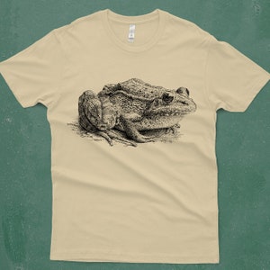Perfect gift for pond lovers and gardeners.An adorable frog hand printed onto a soft cotton tee.