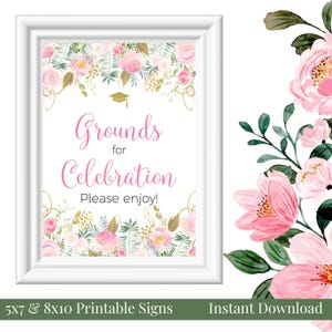 コーヒーバー卒業パーティーサイン、5x7 & 8x10印刷可能サイン、Grounds for Celebration、ブラッシュピンクとゴールドの水彩花柄、2025年度卒業クラス