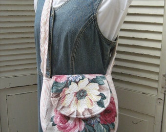 Vintage Barkcloth Bag Glencourt Barkcloth Sweet Roses Floral Saddlebag 1960s