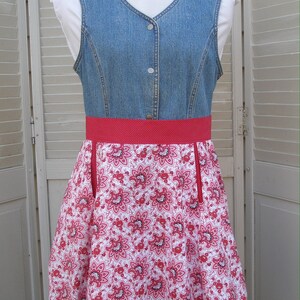 Vintage Retro Fabric - Red and White Paisley - Apron