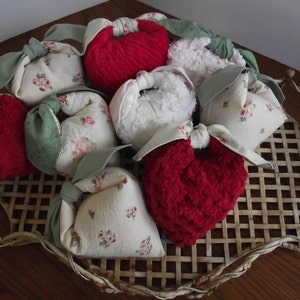 Vintage Chenille Lavender Heart Sachet: Handmade Cotton Fabric