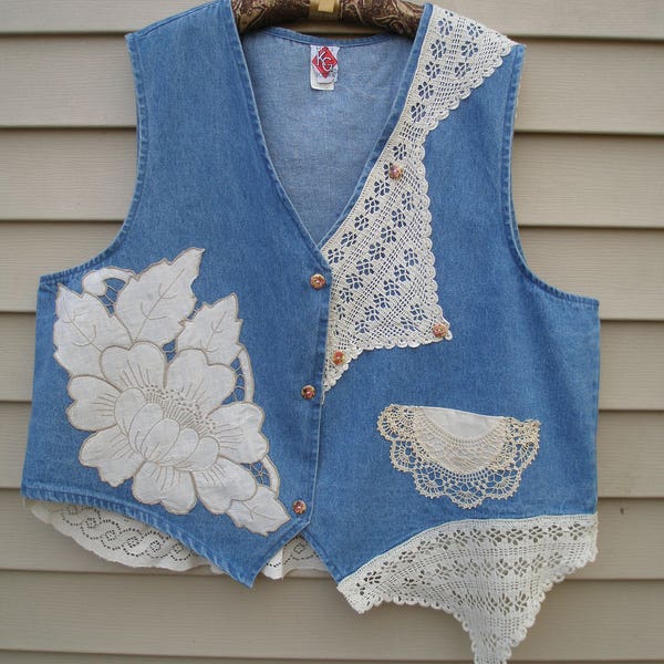 Gilet in denim impreziosito da pizzo vintage, denim riciclato, Boho Country Girl Cowgirl Rodeo