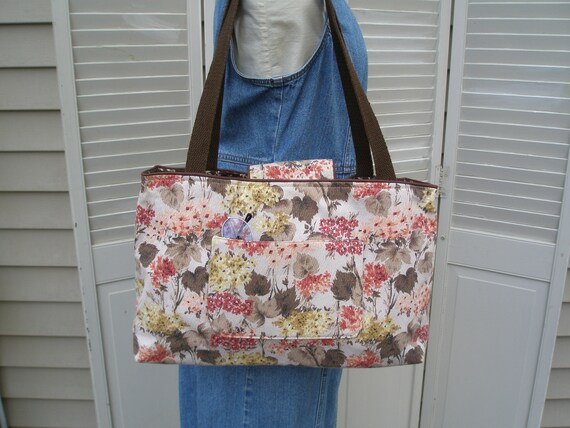 Vintage Floral Barkcloth Tote Bag: 1960s Style Travel Bag - Etsy display picture 1
