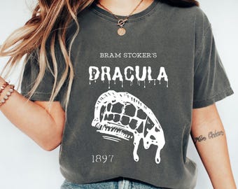 Camiseta vintage de Drácula para Halloween / Camiseta de Drácula de Bram Stoker para fiesta de Halloween / Camiseta vintage de vampiro para Halloween / Camiseta de Halloween de autor