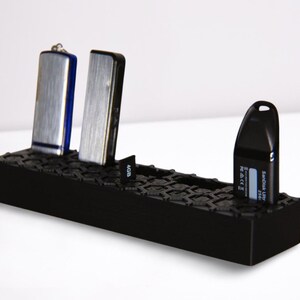 3D gedruckter USB Stick und Micro SD Kartenhalter