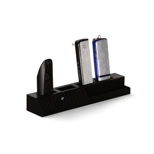 3D gedruckter USB Stick und Micro SD Kartenhalter mit integriertem kleinem Ablagefach