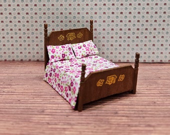1:48 Quarter Scale Miniature Dollhouse King Size Bed, Mattress, Bedspread & Pillows