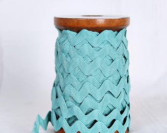 Riley Blake Designs, Large 5/8" Cottage Vintage Ric Rac Trim by Lori Holt of Bee In My Bonnet