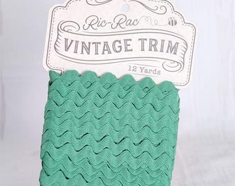 Riley Blake Designs, Large 5/8" Alpine Vintage Ric Rac Trim by Lori Holt of Bee In My Bonnet, By The Yard