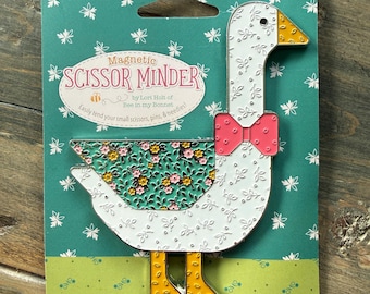 Riley Blake Lori Holt, Gentler Times, Large Duck Magnetic Scissor Minder, ST-42326