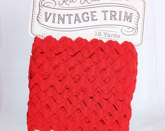 Riley Blake Designs, Large 5/8" Riley Red Vintage Ric Rac Trim by Lori Holt of Bee In My Bonnet, By The Yard