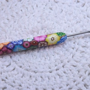 YOUR CHOICE COLOR Polymer Clay Handled Knitting Loom Hook Colorful Millefiori Floral