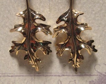 Hand Made 14 kt Gold  Pin Oak Earrings       e268