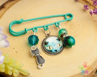 Handmade unique cat gemstone and glass brooch, elegant green brooch