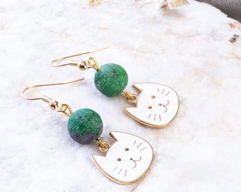 Handmade coizite cat earrings, kawaii cat earrings, funny cat, white cat earrings, cat jewelry, enamel cat, gift for her, gemstone earrings