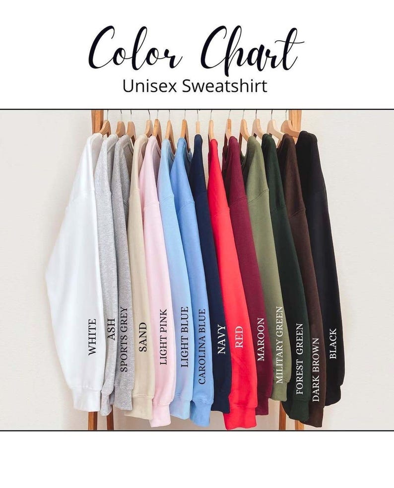 Puede incluir: Carta de colores que muestra 13 colores diferentes de sudaderas, incluyendo blanco, ceniza, gris deportivo, arena, rosa claro, azul claro, azul Carolina, azul marino, rojo, granate, verde militar, verde bosque, marr&oacute;n oscuro y negro.