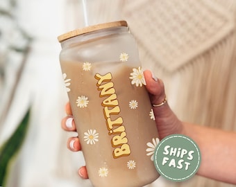 Personalized Daisy Coffee Glass Tumbler Custom Daisy Glass Tumbler Personalized Daisy Iced Coffee Cup Mom Floral Iced Coffee Glass Cup Retro