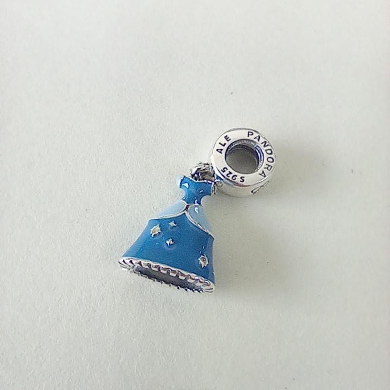 Pandora cinderella dress charm deals