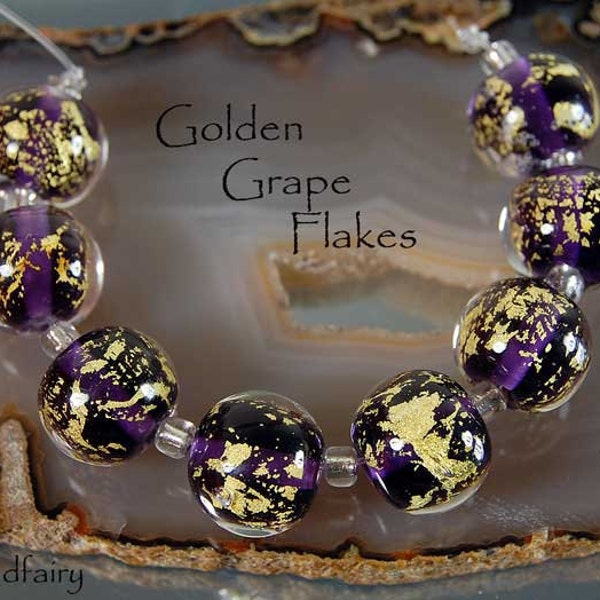 Golden Grape Flakes Kugelperlen, handmade glass beads,  dark purple with gold by Beadfairy Lampwork, SRA