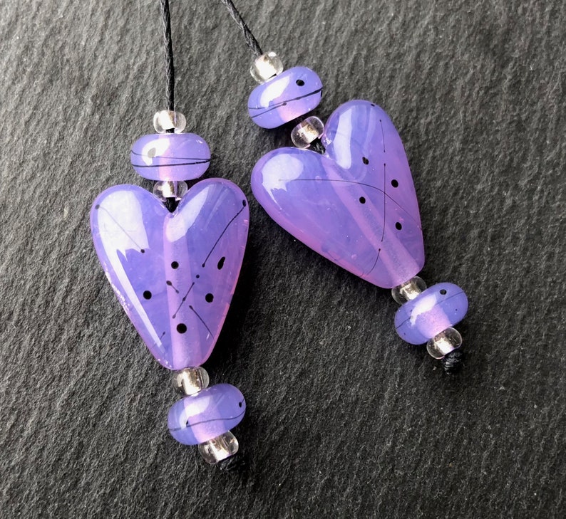Handmade Lampwork by Beadfairy Karin Hruza Crocus Purple Hearts /& 4 Matching Beads 1 Earring Pair