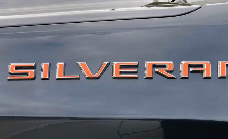 Premium Cast Vinyl Decal Letters for 2019-2025 Silverado Fender and Tailgate Emblems bild 1