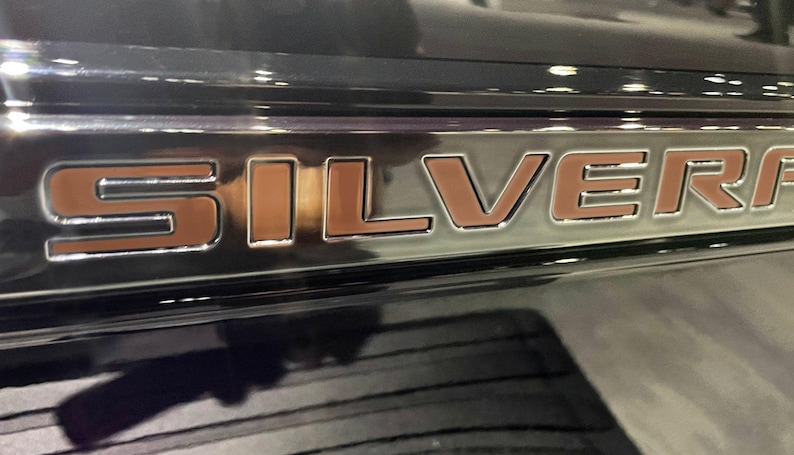 Premium Cast Vinyl Decal Letters for 2019-2025 Silverado Fender and Tailgate Emblems bild 3