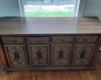 Vintage 1969 Buffet Cabinet in Pristine Condition