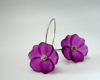 Boucles d'oreilles fleurs en lucite violettes avec argent sterling