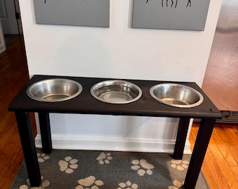 Hundenapf für 2 Hunde mit Wassernapf