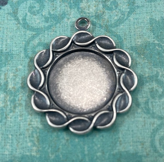 Pendant Blank- 6 Silver Ox (oxidized) Round Twisted Edge 15mm Bezel Setting Pendant Blanks, Perfect for Typewriter Keys