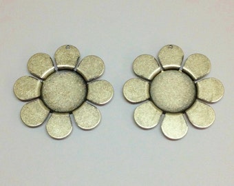 4 Daisy Flower Pendants or Earring Stampings, Antiqued Silver Ox (oxidized) 18mm Setting