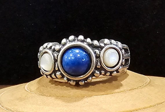 Vintage lapis lazuli and moonstone ring. - image 1