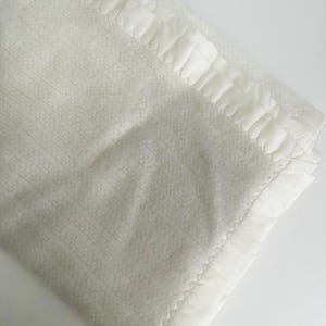 Vintage Off White Thermal Waffle Weave Satin Trim Baby Blanket EUC Baby Morgan?