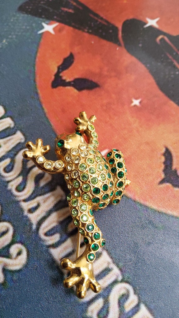 Frog rhinestone brooch