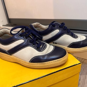 Woman Vintage  Luxury Italian Leather Tod's sneakers 36/5 size