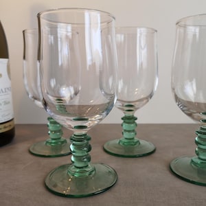 Set of 4 ARC FRANCE wine glasses with green bubble stem, vintage glassware.