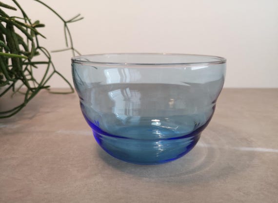 IKEA SKOJA blaue Glasschale, wunderschönes bienenkorbförmiges Glas, entworfen von Henrik Preutz