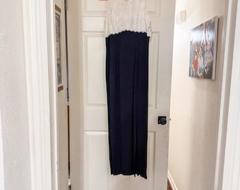 Jessica McClintock Gunne Sax Gown | Size 11/12 | Black & White Lace High Neck Dress | Vintage Formal Evening Gown