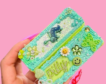 Custom Pill box/ Cute pocket pharmacy/ 3D decoden/kawaii charm pillcase/gift for her/travel lover/custome decoden/travel case