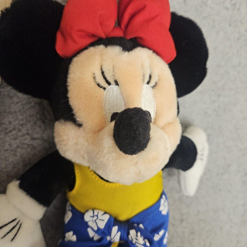 LOT OF 3 - Disney Cruise Line Mickey Mouse Plush Stuffed Minnie Pluto 9" 2006 Bild 2