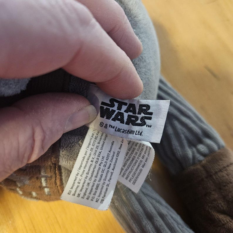 Scentsy Star Wars The Mandalorian Plush Stuffed Doll Toy Medium Gray Cape zdjęcie 9