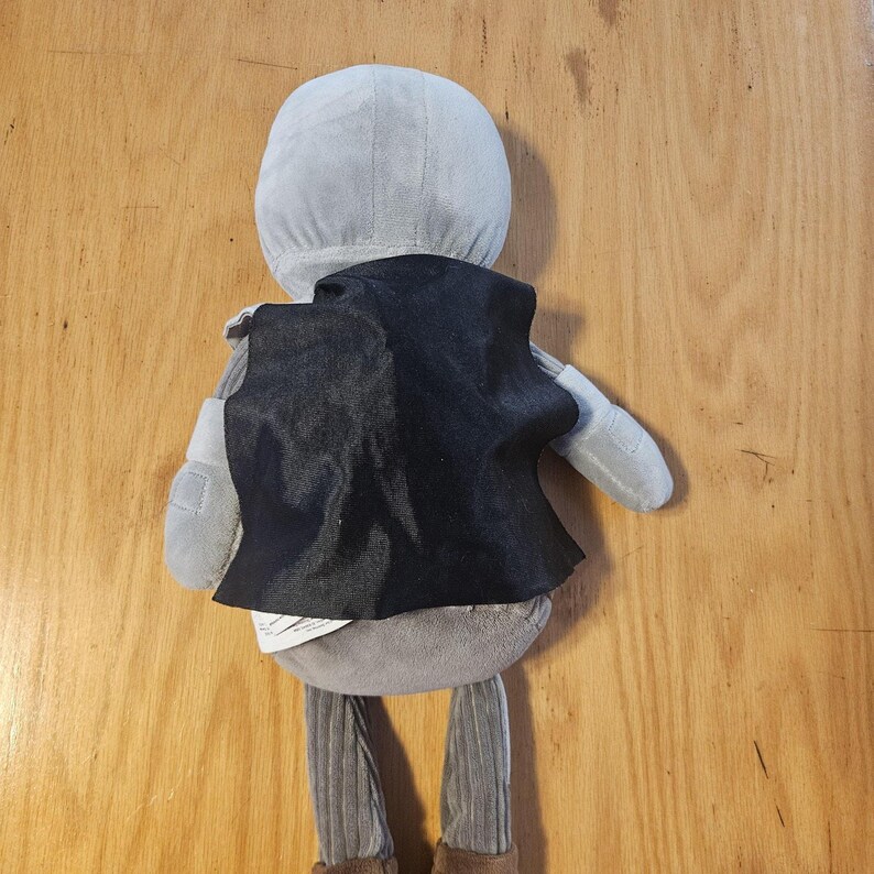Scentsy Star Wars The Mandalorian Plush Stuffed Doll Toy Medium Gray Cape zdjęcie 2