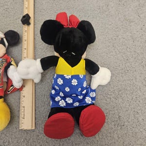 LOT OF 3 - Disney Cruise Line Mickey Mouse Plush Stuffed Minnie Pluto 9" 2006 Bild 4