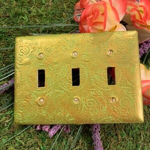 Textured Antiqued Switch Plate Cover immagine 8