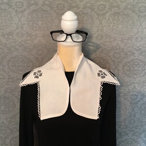 Notorious RBG  Collar - Charming Crisp Mid Century Bright White Cotton, Crocheted Inserts,  Excellent, Justice !