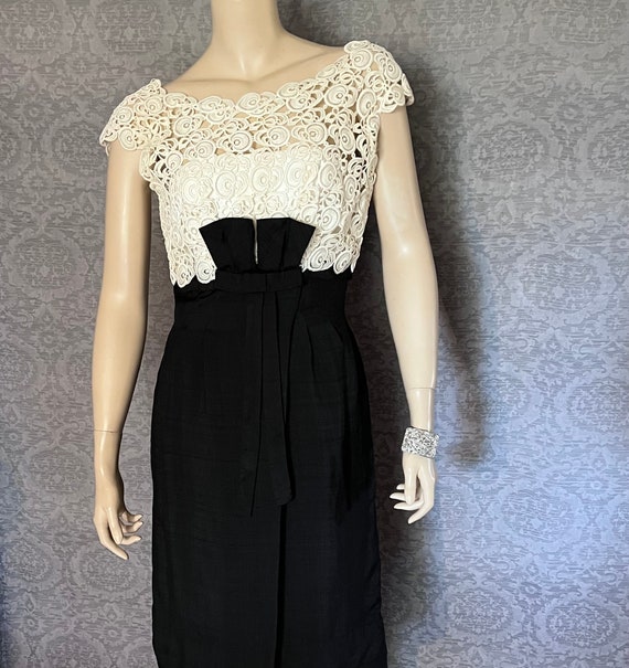 Sexy Inky Black Silk, Ivory Cotton Lace Bodice 19… - image 5