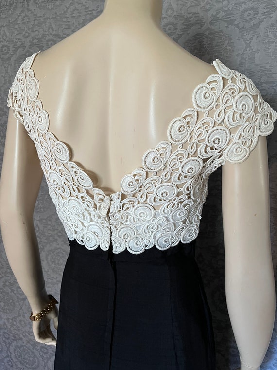 Sexy Inky Black Silk, Ivory Cotton Lace Bodice 19… - image 3