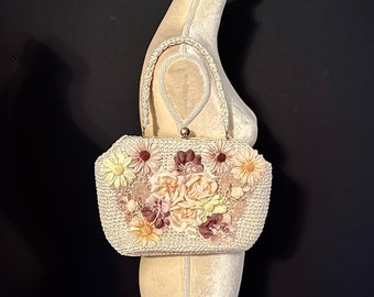 Adorable 1950s, 1960s Off White Raffia Summer Purse, Flowers, Stones, Great Lining, Like New, 13" x 8.5", VLV