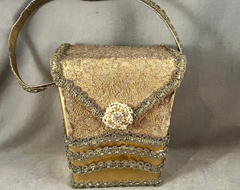 Strange & Wonderful 1940s, 1950s Gold Box Purse, Lace, Embellished, Pearls, VLV, Bridal